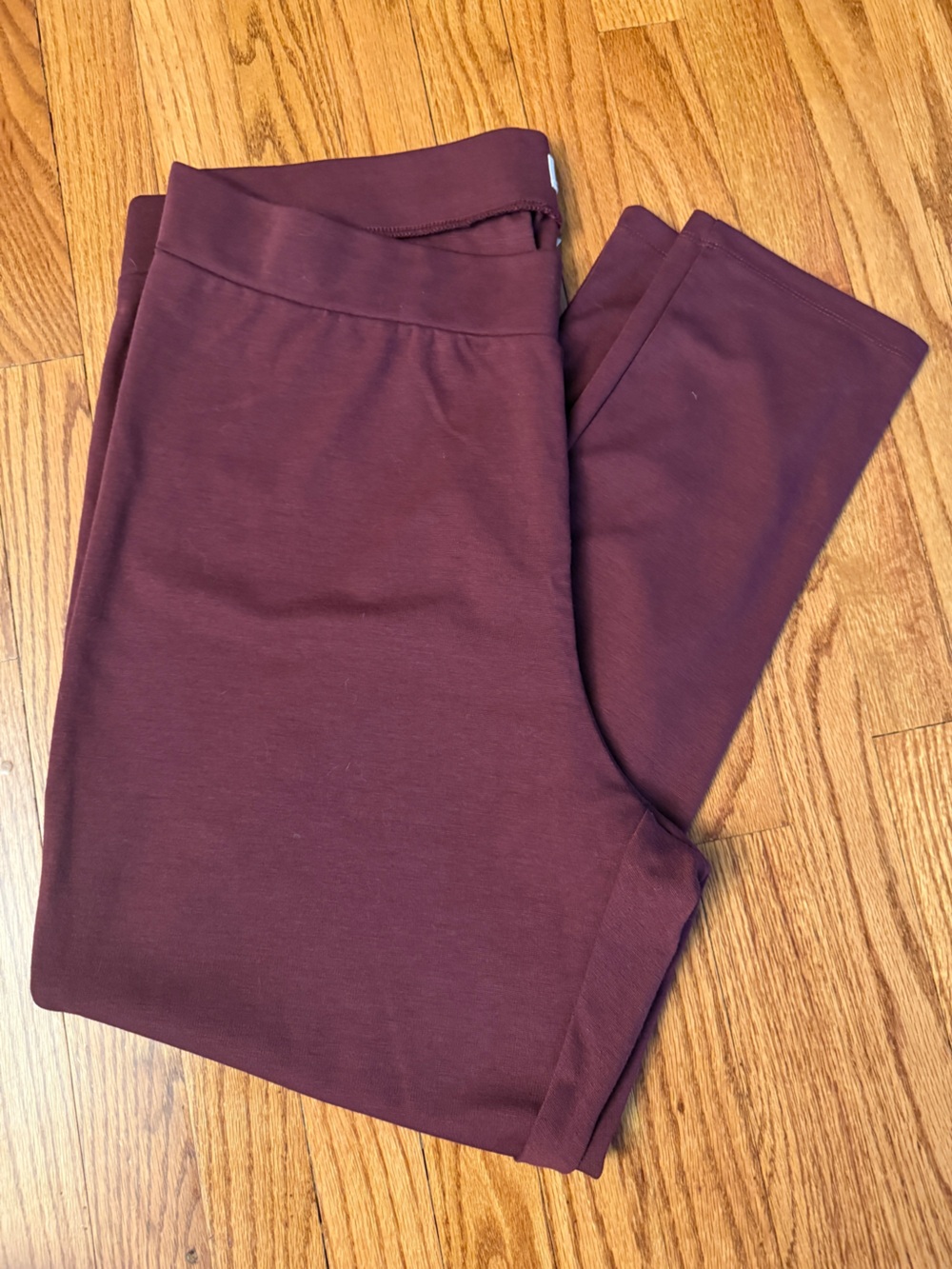 New W/o tags! Burgundy ponte leggings